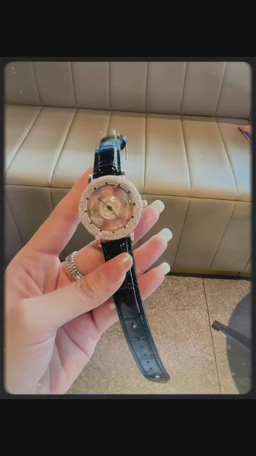 Dazzling And Fashionable Women's Quartz Watch With Colorful Rhinestone Inlay, Featuring An Alluring Rotatable Dial, Durable